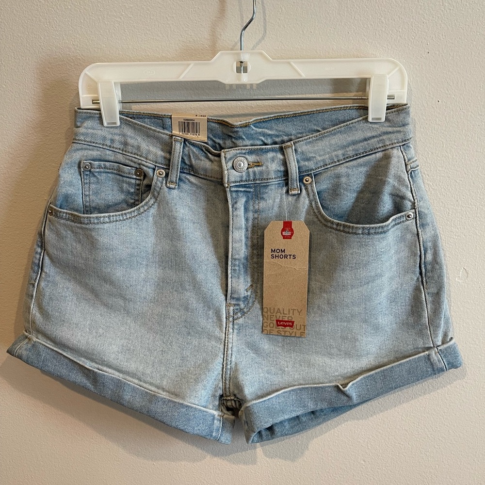 NWT Levi's Mom Shorts Womens size 8/29